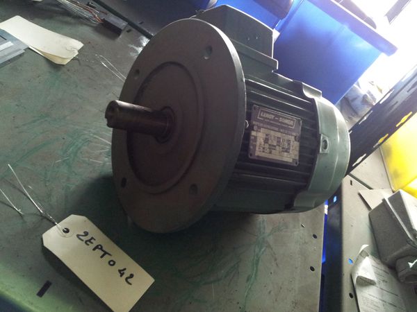 Moteur Leroy-Somer type LS90S3