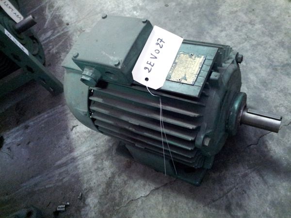 Moteur 2 vitesses CEM type MEUA112M2/4