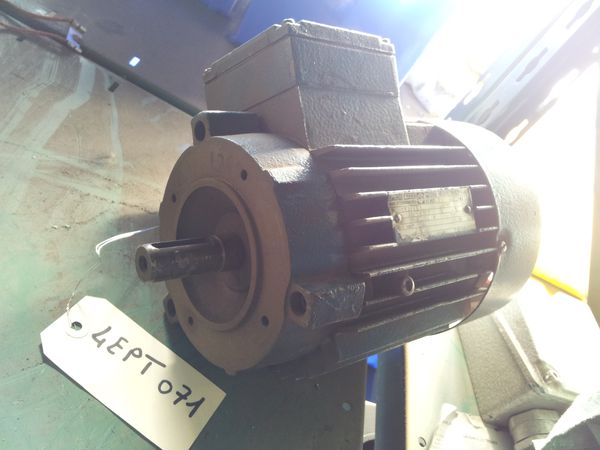 Moteur MEZ type 4AP80-4S