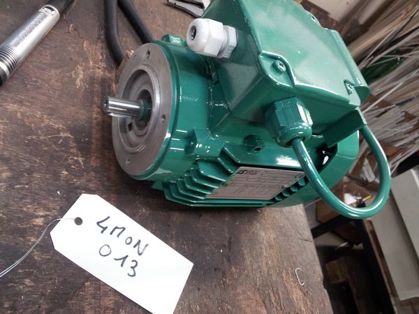 Moteur monophasé LEROY SOMER type LS63P/T