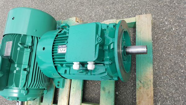 Moteur Leroy-Somer type LS180