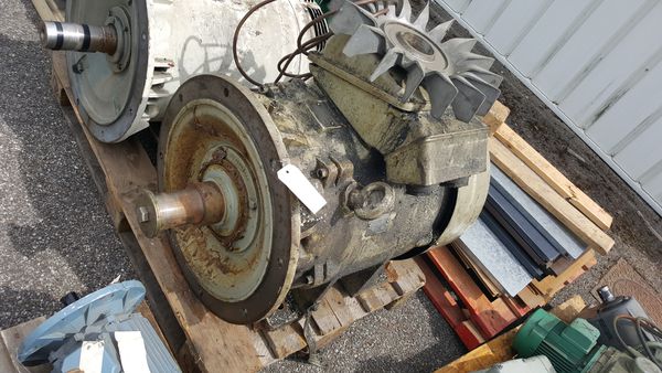 Moteur Unelec type P2A250M