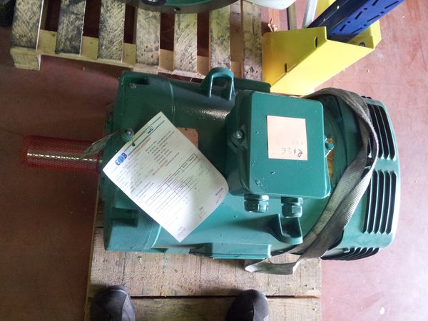 Moteur Leroy-Somer type P225M-4