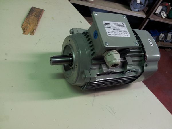 Moteur HEGA type FCA112M-6