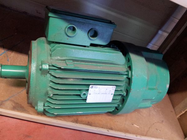 Moteur Leroy-Somer type LS112M