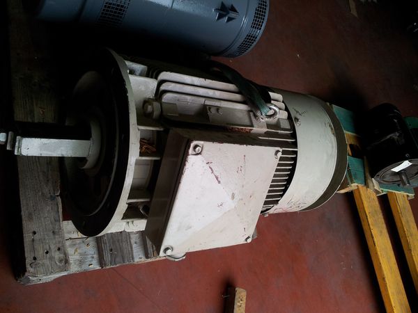 Moteur HELMKE type DOR225M 8-93