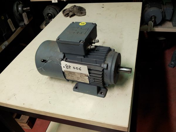 Moteur SEW type DT80N8BM
